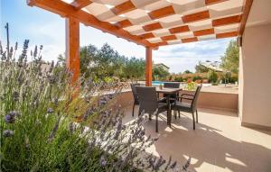 1 Bedroom Amazing Apartment In Bibinje