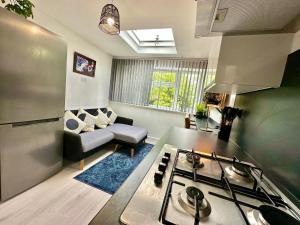 MADIKA HOMES Modern 2-Bed Apartment Near Wembley Stadium
