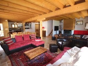 Chalets Superbe chalet 12 pers, proche pistes, sauna, animaux, parking - FR-1-293-55 : photos des chambres