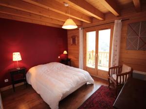 Chalets Superbe chalet 12 pers, proche pistes, sauna, animaux, parking - FR-1-293-55 : photos des chambres