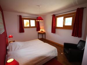 Chalets Superbe chalet 12 pers, proche pistes, sauna, animaux, parking - FR-1-293-55 : photos des chambres