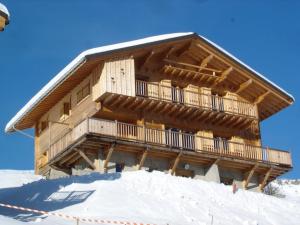 Chalets Superbe chalet 12 pers, proche pistes, sauna, animaux, parking - FR-1-293-55 : photos des chambres