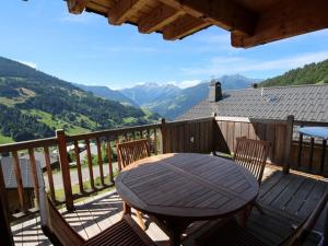 Chalets Superbe chalet 12 pers, proche pistes, sauna, animaux, parking - FR-1-293-55 : photos des chambres