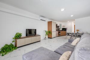 New! Sant Anna Residences, Apt 1 by SF Homes