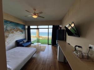 Beachfront Hotel, La Mercy