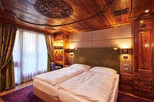 Standard Double Room room in Resort Hotel Alex Zermatt