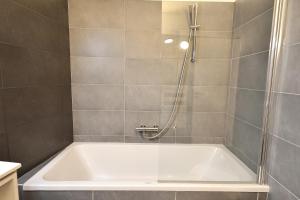 Appartements Appt 4 etoiles Vue sur le Port 2 Chambres : photos des chambres