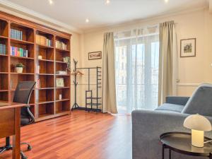 HC - Gerani Lovely Apartment with Balcony!