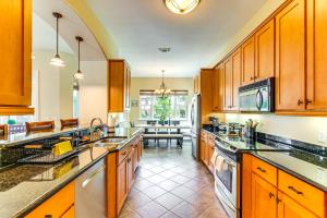 Steps to Bay Tranquil Navarre Retreat with Balcony