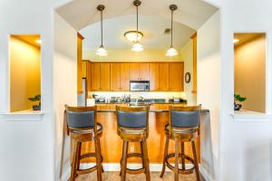 Steps to Bay Tranquil Navarre Retreat with Balcony