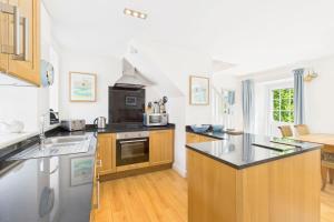 Host & Stay - Dove Cottage