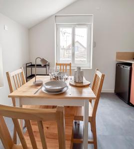 Sejournez dans l-un de nos 3 appartements renoves au coeur de Vichy : photos des chambres