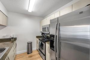 Enjoy Pool and Stunning City Views in Brickell