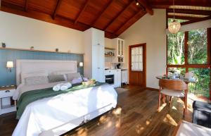 Charmosa Suíte em Sambaqui - NDI005