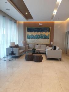 Shore 3 Residences Condo with Netflix and Wifi