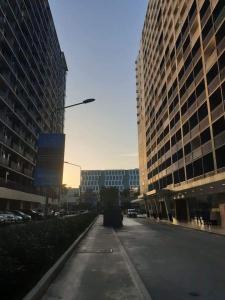 Shore 3 Residences Condo with Netflix and Wifi