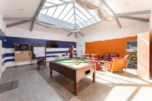 chalet Paille en Queue, au pays basque avec piscine et vue sur Hasparren