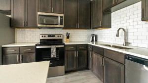 Landing Chic 1BD Yoga Studio Pool