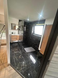 Appartement confortable à Curgy avec terrasse 60 m²