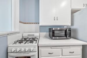 3009 Ocean Street A Beachfront condo with balcony & deck