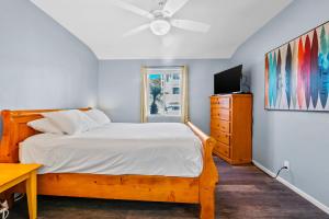 3009 Ocean Street A Beachfront condo with balcony & deck