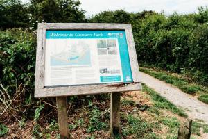 Shoebury Lodge near Sea front with Free onsite Parking