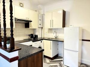 Shoebury Lodge near Sea front with Free onsite Parking