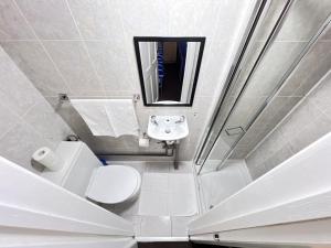 Standard Double Room room in Stratford Hotel