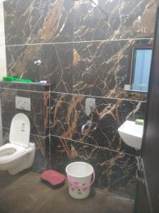 Shreeram Guest House Ujjain -Family AC Rooms -Near Mahakaleshwar temple