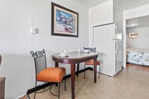 2 Bed1 Bath on the Boardwalk by the Inlet