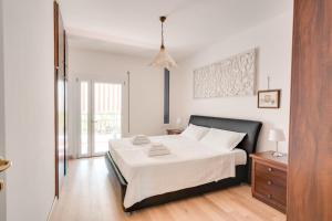 Sweet Riviera Attico a 150 m dal Mare, 2 Terrazze e Garage Box