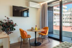 HILCROWN 39 Studios by LovelyStay