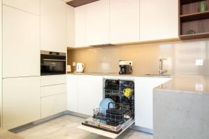 HILCROWN 39 Studios by LovelyStay