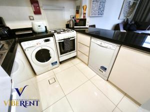 Damac 1BHK, Terrance Pool, 20 Min to Downtown