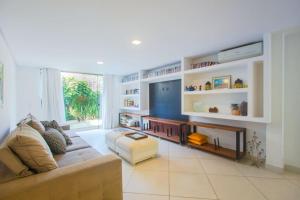 Refúgio da ilha: 6 suítes, piscina e churrasqueira