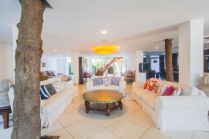 Refúgio da ilha: 6 suítes, piscina e churrasqueira