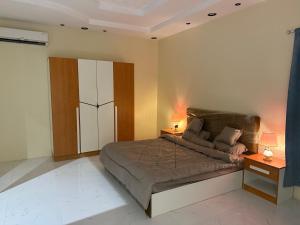 استديو زارا