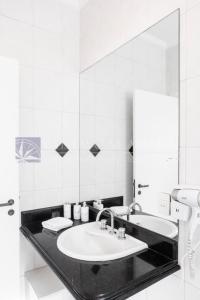 1314 casa com 5 quartos próximo Av Búzios