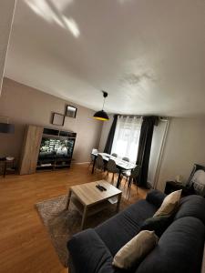 Appartements Spacieux 4 pieces parking prive navette gare-aeroport : photos des chambres