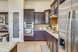 Family-Friendly El Paso Home Hike, Shop and Explore