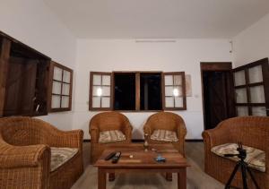 Flic en Flac 3-Bedroom Garden Villa, 3 Min Walk to Beach