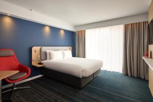 Double Room with Free Hot Breakfast - Accessible room in Holiday Inn Express London Limehouse an IHG Hotel