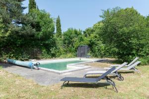 Villa à Castres, Maison 10 personnes avec piscine privée, jardin et 5 chambres