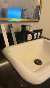 استديو أنيق بتصميم حديث