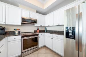 Crystal Shores West 1108