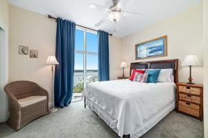 Crystal Shores West 1108