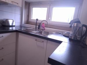 Petite maison pratique à proximité de laéroport