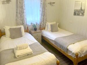 Rowan Lodge 3 Hot Tub