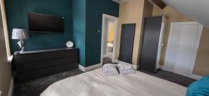 Stylish 4 bed in Central Conwy