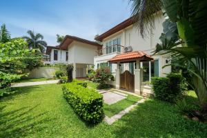 Baan Kaja Villa by Lofty